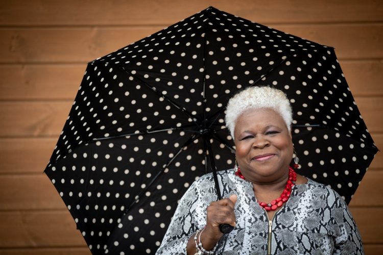 Eula Woodberry, apoya a Biden como candidato por los Demócratas. Foto: Allison V. Smith/The Washington Post.