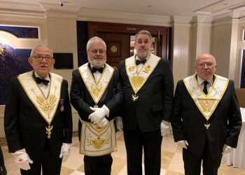 El cubano Octavio Carrera (2-d), actualmente soberano gran comendador del Supremo Consejo Masónico de España, junto a otros miembros de una delegación de la entidad española a un encuentro masónico en Estambul, Turquía, en 2019. Foto: Supremo Consejo Masónico de España / Facebook.