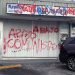 Así amaneció el lunes la fachada de  las instalaciones de la Alianza Martiana en Miami. | Foto: Carlos Rafael Diéguez