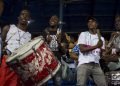 Celebración en las gradas durante el primer juego de la semifinal de la Serie Nacional 59 entre los equipos de Camagüey e Industriales en el estadio Latinoamericano de La Habana, el 3 de diciembre de 2019. Foto: Otmaro Rodríguez.