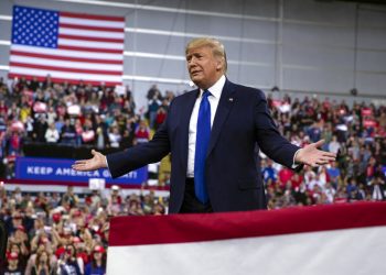 Donald Trump durante un acto de su campaña reelectoral en Milwaukee en enero del 2020. Foto: Evan Vucci / AP.