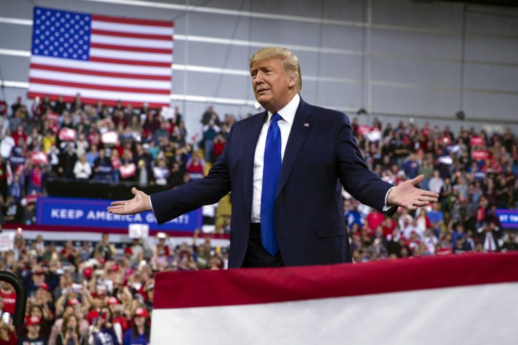 Donald Trump durante un acto de su campaña reelectoral en Milwaukee en enero del 2020. Foto: Evan Vucci / AP.