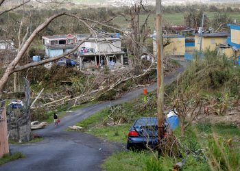 La foto del 26 de septiembre de 2017 muestra la devastación tras el paso del huracán María en Yabucoa, Puerto Rico. Foto: AP/Gerald Herbert
