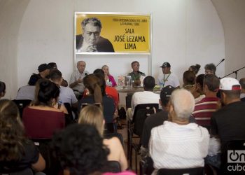 Panel durante la Feria Internacional del Libro de La Habana 2020 en la fortaleza de San Carlos de La Cabaña. Foto: Otmaro Rodríguez/OnCuba/Archivo.