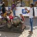 Personas en la fortaleza de San Carlos de La Cabaña, durante la Feria Internacional del Libro de La Habana 2020 . Foto: Otmaro Rodríguez.