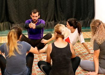 Varias integrantes del proyecto Arthaus, participan en el taller, "Jiujitsu contra violación", impartido por el exdeportista Javier Peña, el pasado 29 de enero del 2020, en La Habana (Cuba). Foto: EFE /Ernesto Mastrascusa