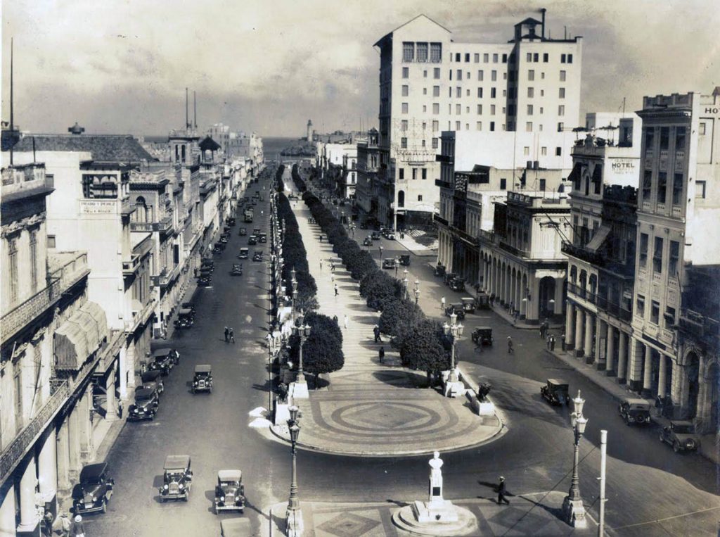 Vista del Paseo del Prado de La Habana en la década de 1930. Foto: norfipc.com / Archivo.