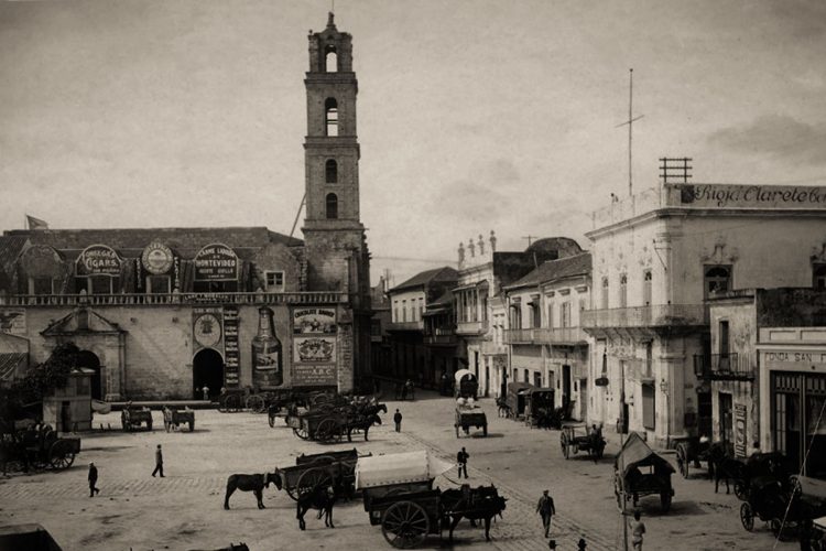 Plaza de San Francisco, en La Habana, a inicios del siglo XX. Foto: wikimedia.org / Archivo.