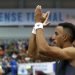 El velocista español Orlando Ortega, celebra tras ganar su serie de 60 metros lisos, durante el LVI Campeonato de España de pista cubierta en Orense. Foto: Lavandeira jr/EFE