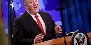 El Secretario de Estado Mike Pompeo durante la presentación del informe anual sobre la situación de los derechos humanos en el mundo, en Washington el 11 de marzo de 2020. Foto: Shawn Thew / EFE.