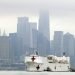 Fotografía de archivo del lunes 30 de marzo de 2020, del barco hospital USNS Comfort antes de atracar en la ciudad de Nueva York. Foto: Seth Wenig / AP / Archivo.