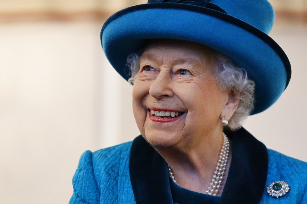 La reina Isabel II de Inglaterra. Foto: Tolga Akmen / Pool vía AP / Archivo.