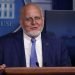 El director de los Centros para el Control y Prevención de Enfermedades de Estados Unidos, Robert Redfield, Foto: AP.