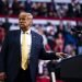 En esta imagen del 20 de febrero de 2020, el presidente Donald Trump se acerca al podio durante un acto de campaña en el Broadmoor World Arena de Colorado Springs, Colorado. Foto: AP/Evan Vucci/Archivo.