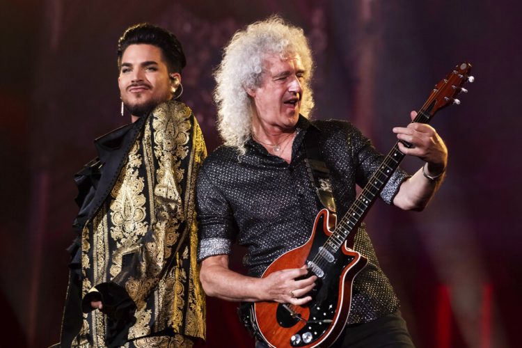 Adam Lambert y Brian May tocan en el festival Global en Nueva York. Lambert y May, junto a Roger Taylor, de Queen, lanzaron el viernes 1 de mayo una nueva versión del clásico "We Are the Champions" para los trabajadores en el frente de la batalla contra el coronavirus, "You Are the Champions". Foto: Charles Sykes/Invision/AP, Archivo.