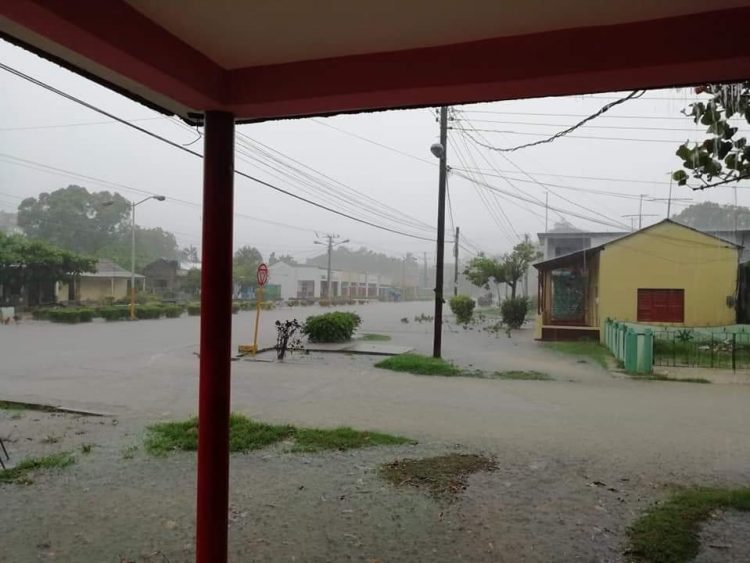 Una zona inundada de Bayamo. Foto: Radio Ciudad Monumento.