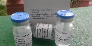 El fármaco cubano Itolizumab utilizado en el tratamiento de la Covid-19. Foto: Cortesía del CIM / Granma.