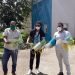 Miembros del proyecto DiArt donaron caretas de protección a hospitales en Pinar del Río. Foto: acn.cu