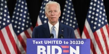 El candidato presidencial demócrata Joe Biden pronuncia un discurso el viernes 5 de junio de 2020 durante un acto en Dover, Delaware. Foto: AP/Susan Walsh/Archivo.