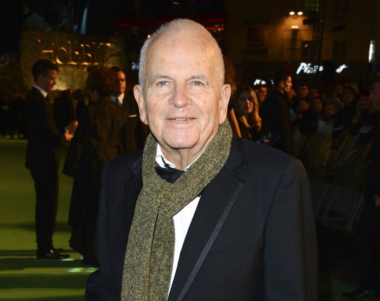 ARCHIVO -  En esta fotografía de archivo del 12 de diciembre de 2012 el actor Ian Holm en el estreno de "The Hobbit: An Unexpected Journey" en Londres. Holm, cuya prolífica carrera incluyó papeles en “Chariots of Fire” y “The Lord of the Rings” falleció el 19 de junio de 2020 a los 88 años. (Foto Jon Furniss/Invision/AP, archivo)