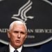 El vicepresidente Mike Pence habla durante una conferencia de prensa en el Departamento de Salud y Servicios Humanos, en Washington, el viernes 26 de junio de 2020. Foto: Susan Walsh/AP.