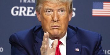 En esta fotografía del 11 de junio de 2020, el presidente Donald Trump habla durante una mesa redonda en la Iglesia Gateway en Dallas. Foto: AP/Alex Brandon.