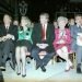 Donald Trump (al centro) en la inauguración de Trump Taj Mahal en Atlantic City en 1990, con su hermano Robert y su esposa Blaine Trump (izquierda), sus padres Mary y Fred y su hermana Maryanne Trump (derecha). Foto: Charles Rex Arbogast/AP.