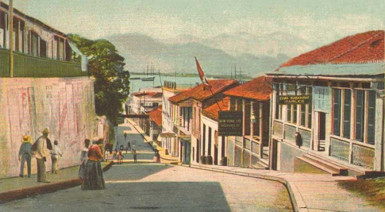Vieja tarjeta postal sobre la ciudad de Santiago de Cuba. Foto: Cuba Museo
