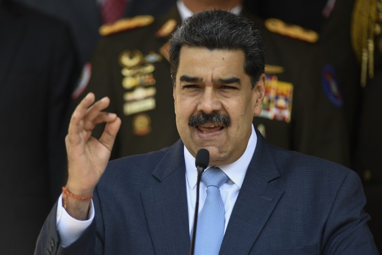 El presidente de Venezuela, Nicolás Maduro, durante una conferencia de prensa desde el palacio presidencial de Miraflores, en Caracas.  Foto: Matias Delacroix, AP, archivo