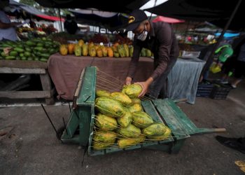 La pandemia de COVID-19 puede agudizar el hambre en Venezuela y en países centroamericanos como Nicaragua, El Salvador, Guatemala y Honduras, alerta un informe publicado este viernes por Oxfam. EFE/Gustavo Amador.