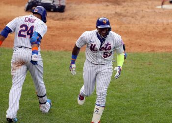 Yoennis Céspedes reapareció en los terrenos de MLB con jonrón y dio la primera victoria a los Mets en la temporada. Foto: Tomada del Facebook de Yoennis Céspedes.