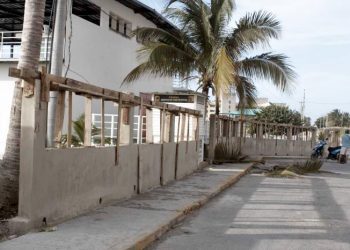 Polémico muro de 1ra y 70, en La Habana, que fue demolido tras denuncias de la ciudadanía. Foto: Tribuna de La Habana.