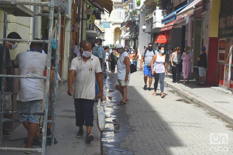 Los 23 casos de hoy fueron detectados en La Habana y Artemisa. Pinar del Río tuvo un caso importado. Foto: Otmaro Rodríguez.