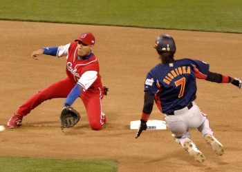 La derrota de Cuba ante Japón en la final del primer Clásico Mundial marcó un punto de giro entre los resultados de los equipos cubanos ante naciones asiáticas. Foto: Marco Vasini.