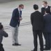 El secretario de Salud y Servicios Humanos de Estados Unidos, Alex Azar, al llegar a Taiwán el domingo 9 de agosto de 2020, en el aeropuerto Songshan de Taipei. Foto: Chiang Ying-ying/AP.