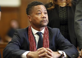 El actor Cuba Gooding Jr. en una corte en Nueva York, acusado de violar dos veces a una mujer en un hotel de Manhattan en 2013. Su abogado dijo que el evento "nunca ocurrió”. Foto: Alec Tabak/The Daily News/ AP.