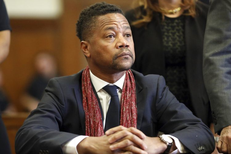 El actor Cuba Gooding Jr. en una corte en Nueva York, acusado de violar dos veces a una mujer en un hotel de Manhattan en 2013. Su abogado dijo que el evento "nunca ocurrió”. Foto: Alec Tabak/The Daily News/ AP.