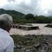 Derrumbe del puente Yao Nave producto de la crecida del río. Foto: CNC TV Granma/Facebook.