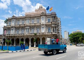 Vista de la embajada de España en La Habana. Foto: Otmaro Rodríguez.