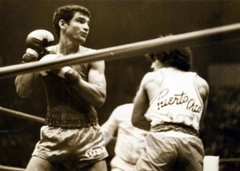 Uno de sus grandes triunfos lo consiguió en la cita mundial amateur celebrada entonces en el Coliseo de la Ciudad Deportiva de La Habana, donde debutó con triunfo sobre el dominicano José Caba y sumó otras tres victorias en la división de los 54 kilogramos. Foto: Granma