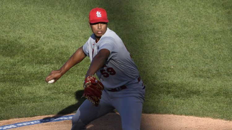 Johan Oviedo se convirtió el pasado 19 de agosto en el jugador cubano 215 en la historia de MLB. Foto: David Banks/AP.