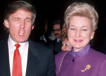 El presidente Donald Trump con Maryanne Trump Barry en New Jersey, 1990. Foto: Ron Galella/ via axios.com