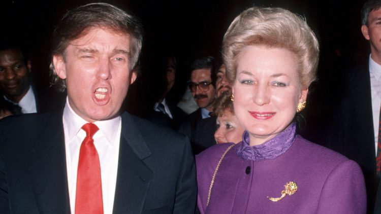 El presidente Donald Trump con Maryanne Trump Barry en New Jersey, 1990. Foto: Ron Galella/ via axios.com