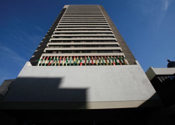 Edificio principal del Banco Central de Bolivia, en el centro de La Paz. Foto: Radio Fide.