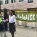 En esta imagen del martes 15 de septiembre de 2020, Dawn Wooten, enfermera en el Centro de Detención del condado de Irwin, en Ocilla, Georgia, durante una conferencia de prensa en Atlanta para denunciar las condiciones de la cárcel de inmigrantes. Foto: AP/Jeff Amy/ Archivo.