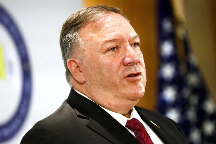 El secretario de Estado estadounidense Mike Pompeo habla en el simposio "Promoción y defensa de la libertad religiosa internacional por medio de la diplomacia" en Roma, miércoles 30 de septiembre de 2020. Foto: Guglielmo Mangiapane, via AP.