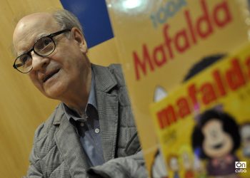 Quino en la Feria Internacional del Libro de Buenos Aires, 2013. Foto: Kaloian Santos Cabrera.