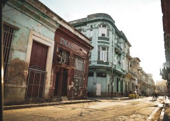 “La luz, bróder, la luz” (La Habana). Foto de Flavio Clermont
