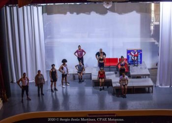 Ensayo en el teatro Sauto de Matanzas de “Todos los hombres son iguales”. Foto: Sergio Martínez.