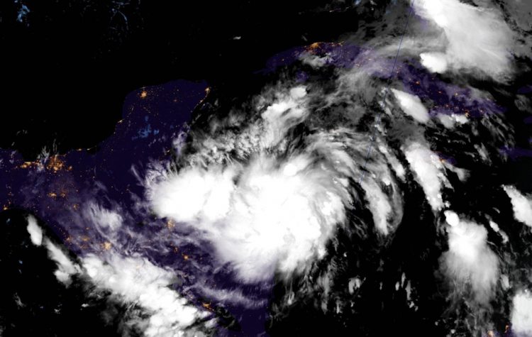 Imagen de satélite de la tormenta tropical Zeta. Foto: National Hurricane Center/Facebook.